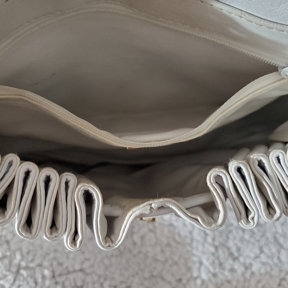 Vintage 50's Clemente leather white purse ruffle bow shoulder bag EXCELLENT COND - Picture 8 of 10